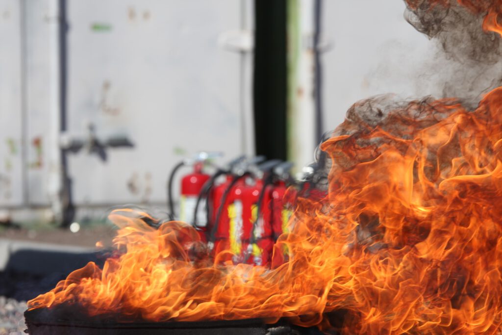 Brandschutzbeauftragter Brandschutzhelfer Feuerlöschtraining